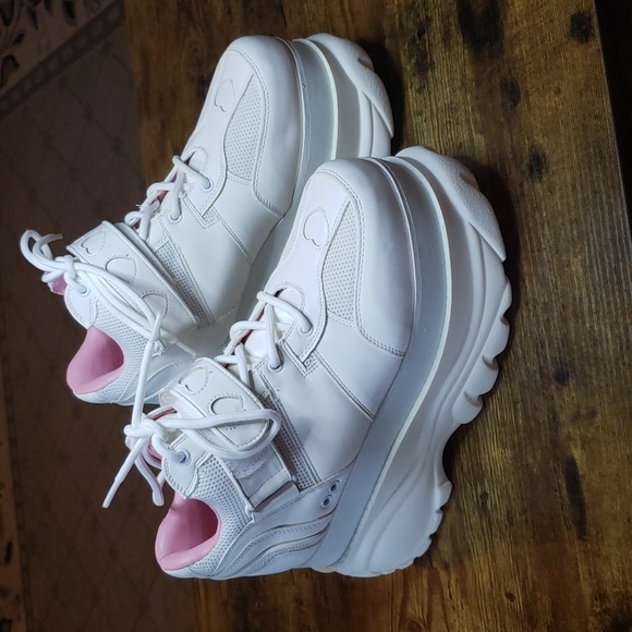 Sugar Thrillz Shoes - NWOT Sugar Thrillz Fairywalker Chunky Platform Sneakers White with Heart Trim 8M